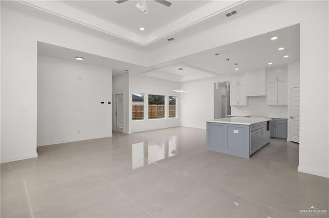 Building Photo - 614 Sonny Dr