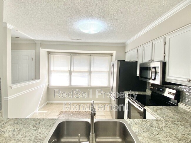 Building Photo - 110 Souverain Landing