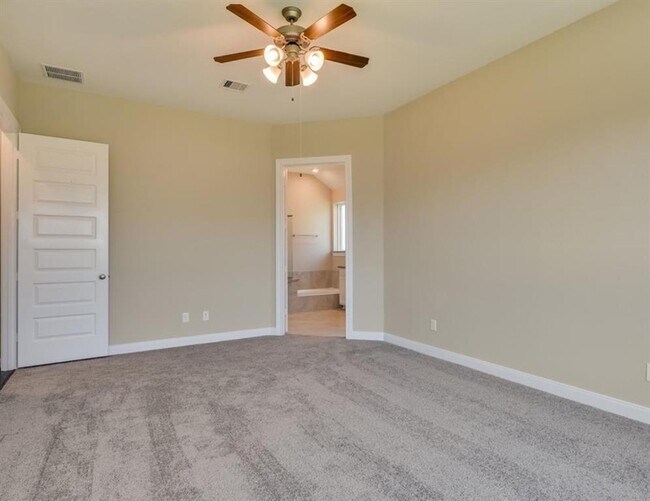 Building Photo - 907 Daffodil View Ct