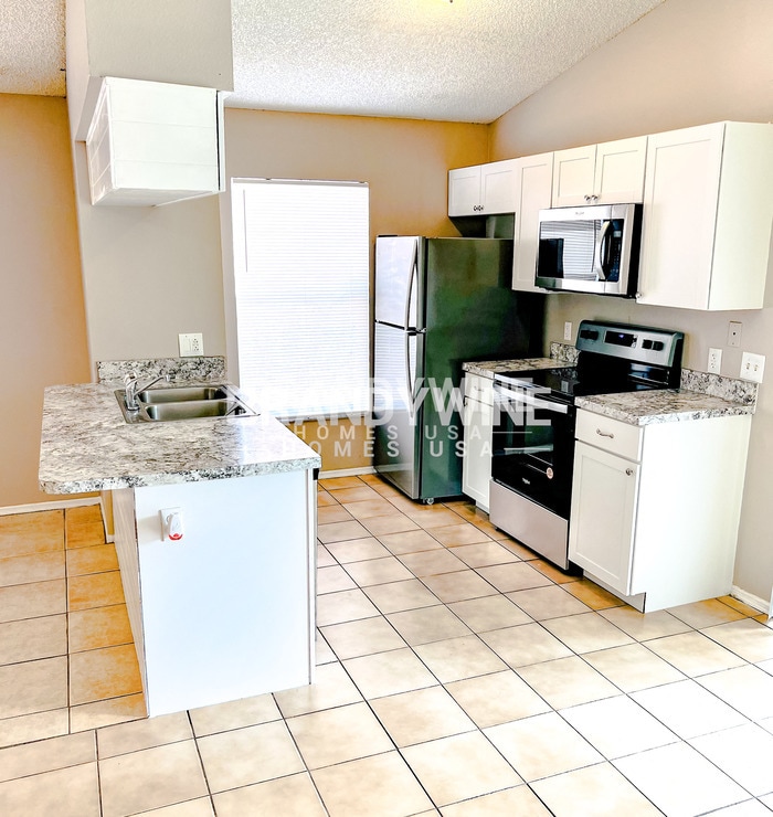 Building Photo - 3314 Lake Tiny Cir