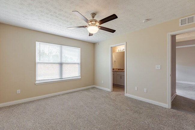 Building Photo - 307 Breckinridge Cir