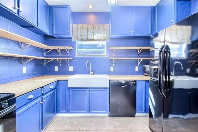 Building Photo - 706 Big Spring Dr