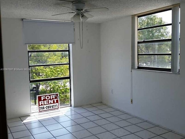 Building Photo - 2 bedroom in North Miami FL 33160