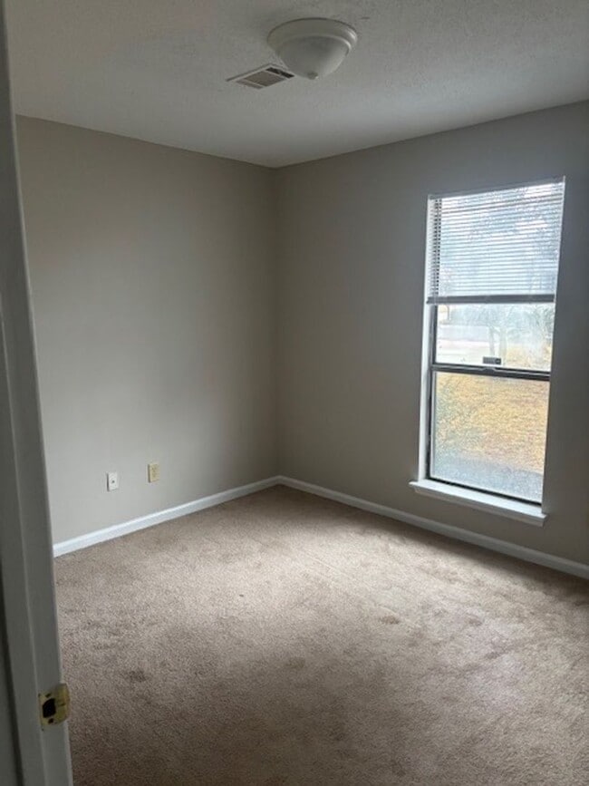 Building Photo - Available Now! Managed by Blanchard and Calhoun