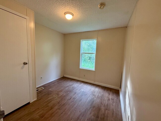 Building Photo - 3 bedroom 2 bath Trailer In Grosse Tete LA