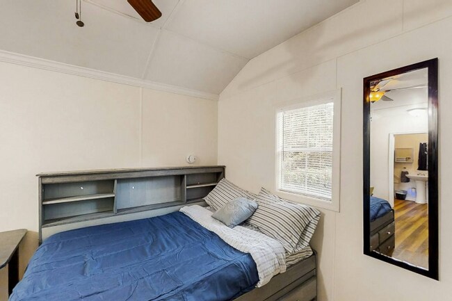 Building Photo - 2306 Escambia Dr