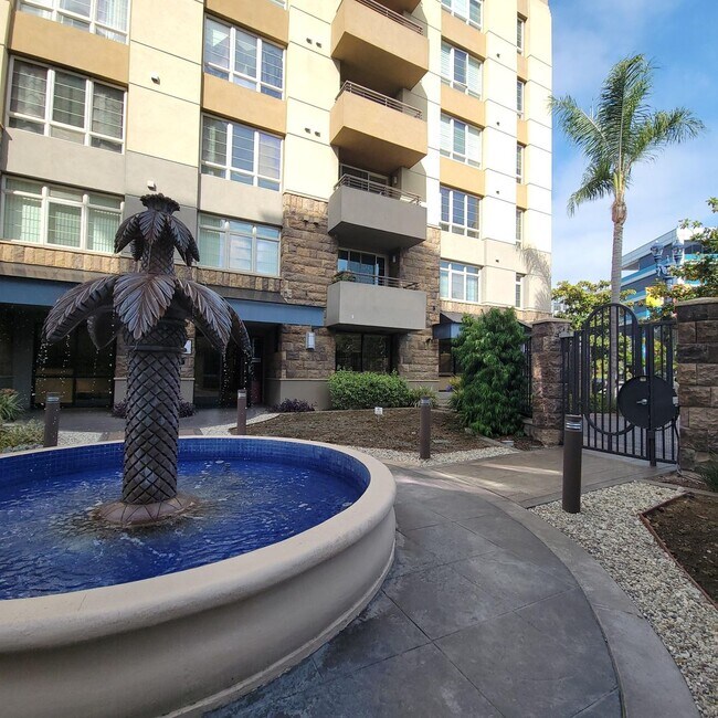 Building Photo - Stylish 3-Bedroom Ground Floor Unit in the...