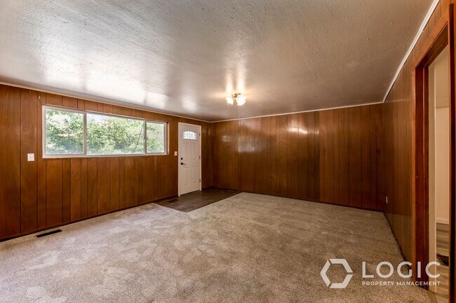Building Photo - 3151 Quincy Ave