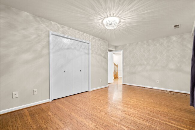 Building Photo - 4 Bed 3 Bath - Bethesda Single Family Home - Move In Ready