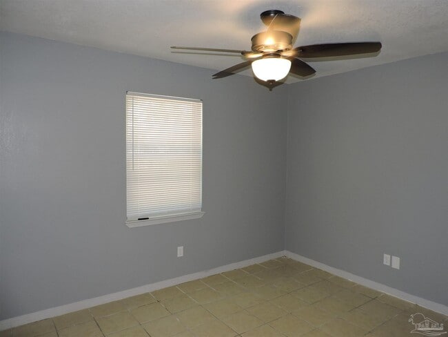 Building Photo - 5084 Yacht Harbor Dr