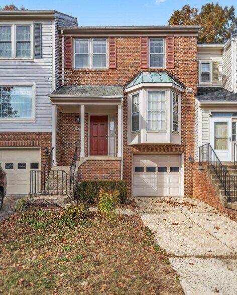 Primary Photo - 7385 Hidden Knolls Ct