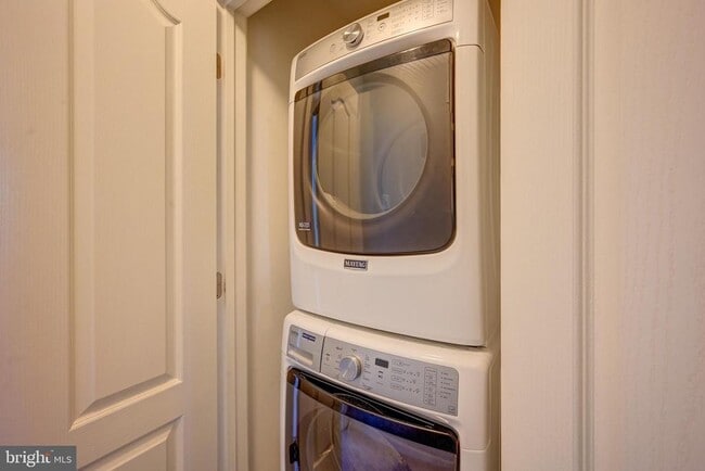 Building Photo - 525 Halite Dr