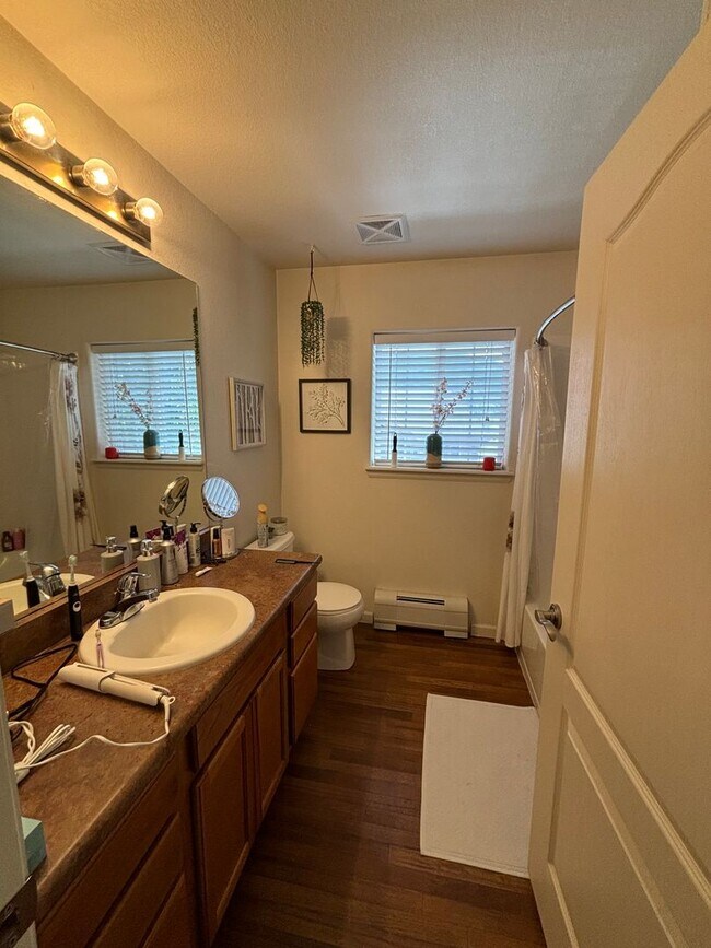 Building Photo - 2 Bed 2 Bath Apartment at River Park Condos