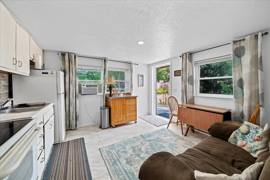 Building Photo - 512 Madison Ave