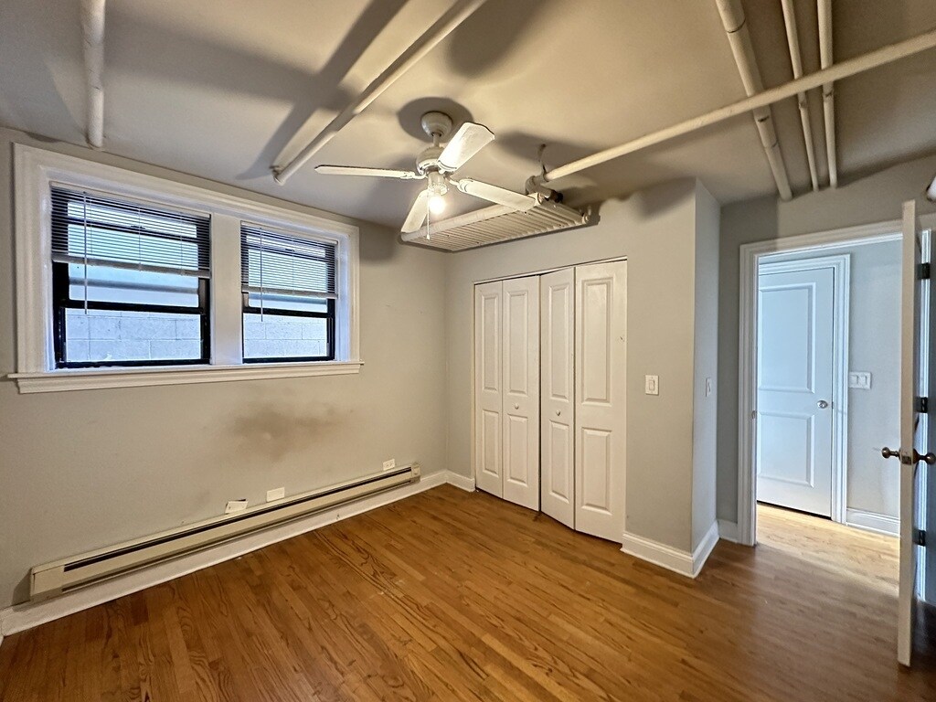 Building Photo - 728 W Addison St