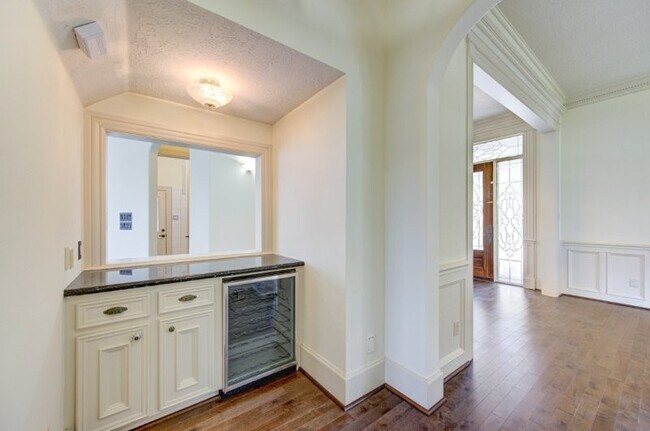 Building Photo - 122 Vieux Carre Dr