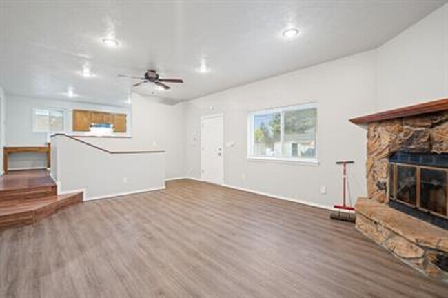 Building Photo - Beautiful Single Family Home on Spokanes N...