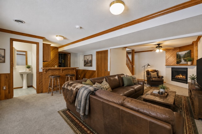 Building Photo - Lovely 4BR 4BA Home in the Best Neighborhood in Sartell!