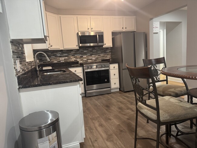 Building Photo - 1709 W Estes Ave