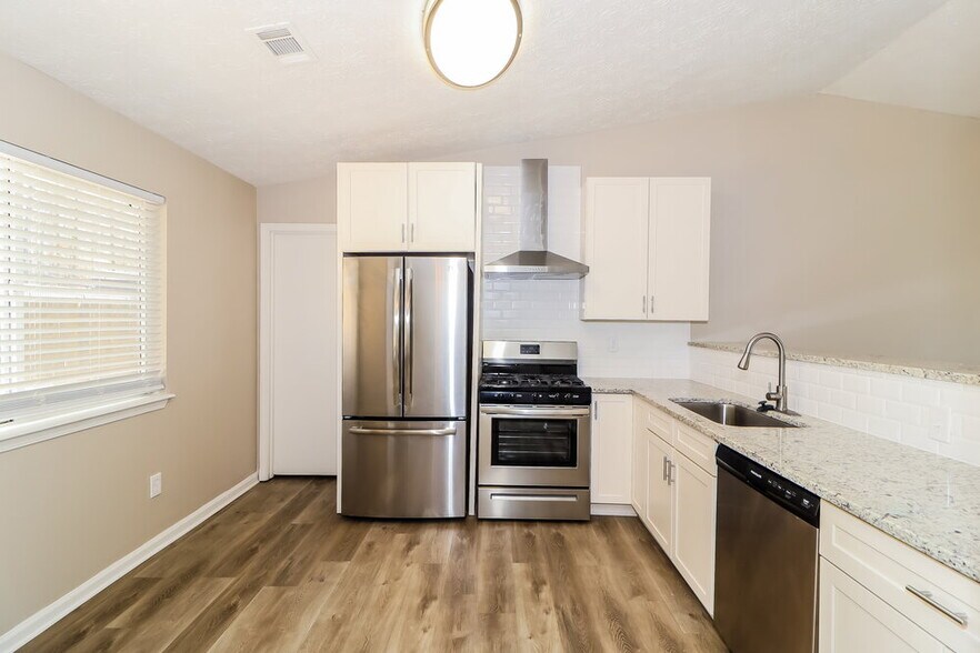 Building Photo - 5175 Sugar Crest Dr