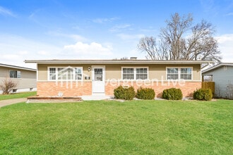 Building Photo - 745 Manresa Ln