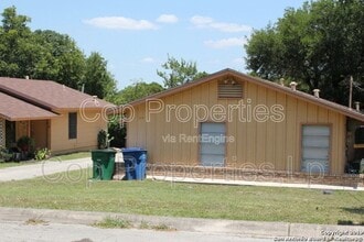 Building Photo - 144 Cloudhaven Dr