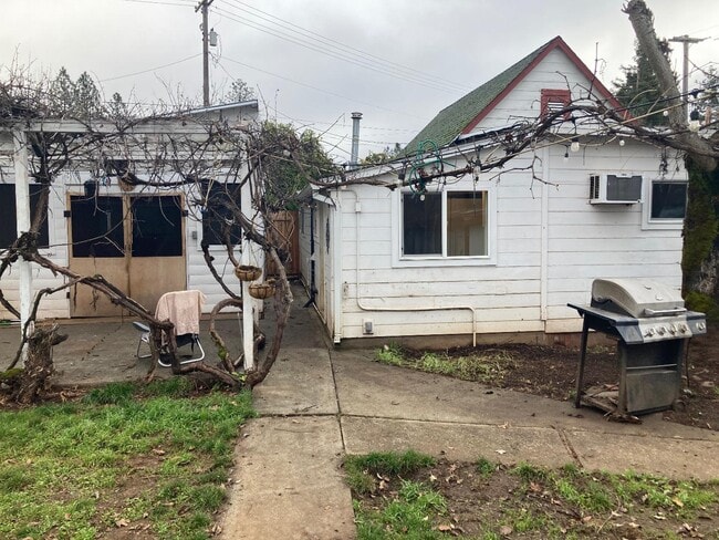 Building Photo - 291 Washington St