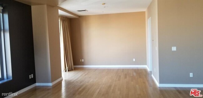 Building Photo - 2 br, 2 bath Condo - 801 S Grand Ave Apt 2107