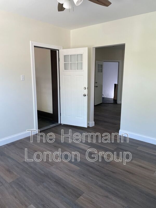 Building Photo - 4544 Flad Ave