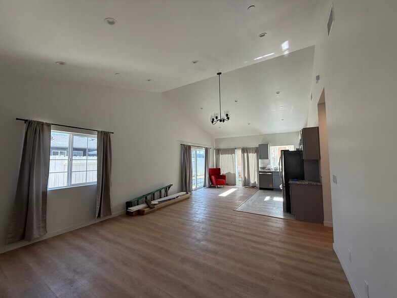 Building Photo - 20352 Sherman Way