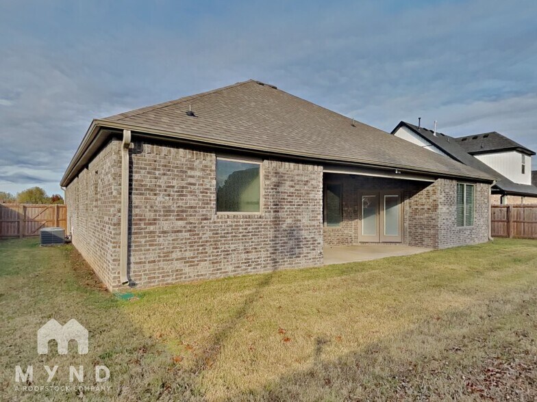 Building Photo - 1713 Woodhause Cir