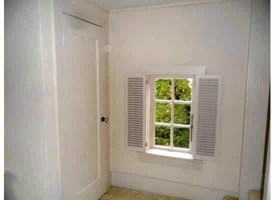 Building Photo - Broadway Hill home