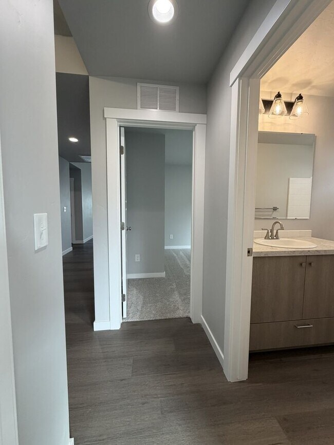 Building Photo - Move-In Special! Brand new 3 bed 2 bath ho...