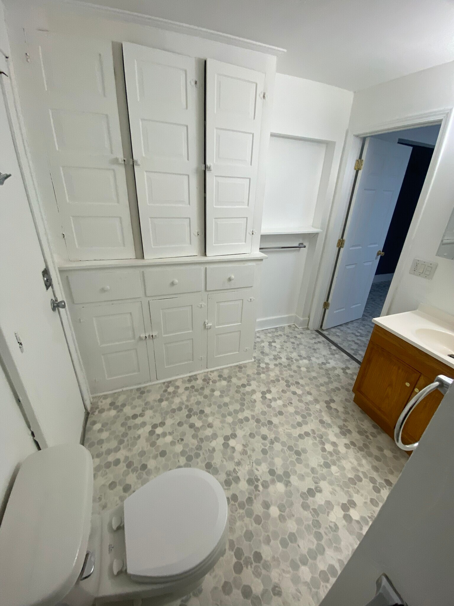 Building Photo - 916 W Lovell St