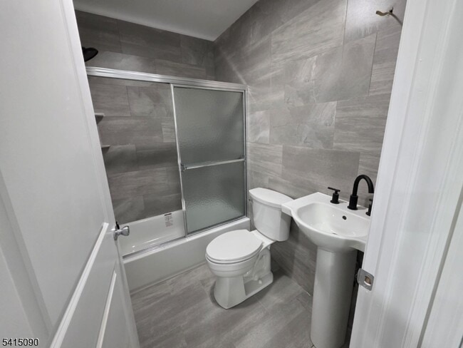 Building Photo - 260 Trenton Ave