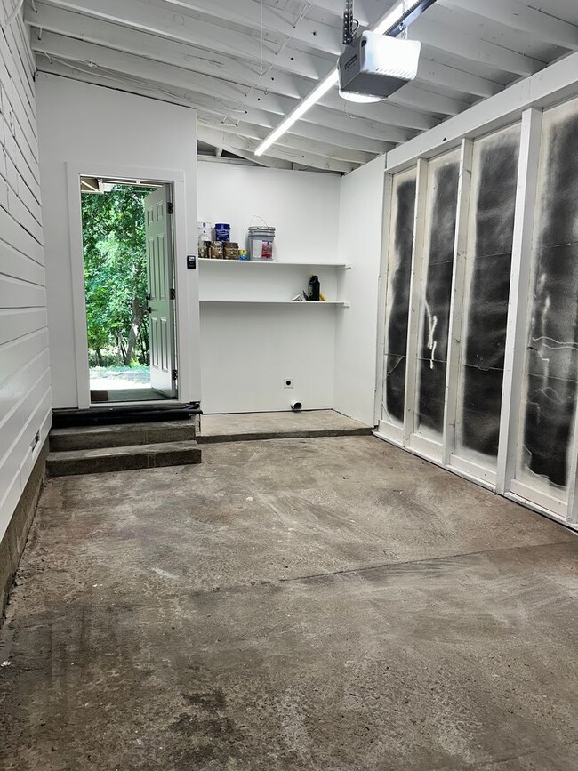 Building Photo - 1234 S Brazos St