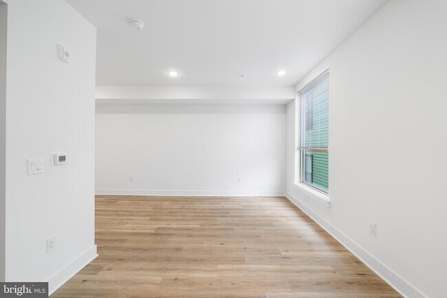 Building Photo - 4324 Lancaster Ave