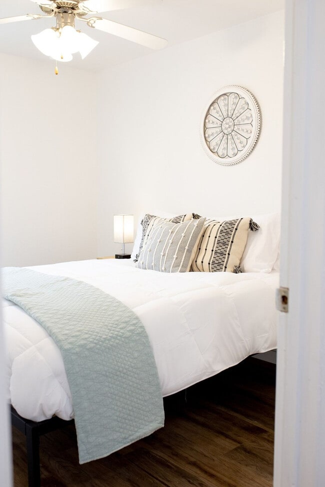 Building Photo - 619 Jack Stephens Dr