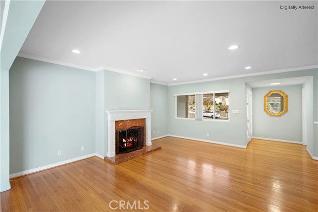 Building Photo - 841 Irving Dr