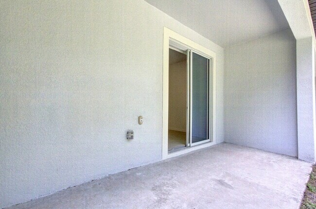 Building Photo - Lagoon Living