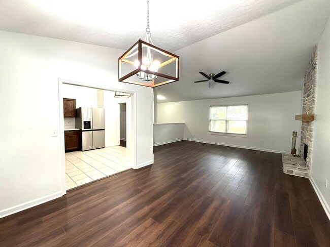 Building Photo - RENOVATED!!!!Great Location with Desirable...