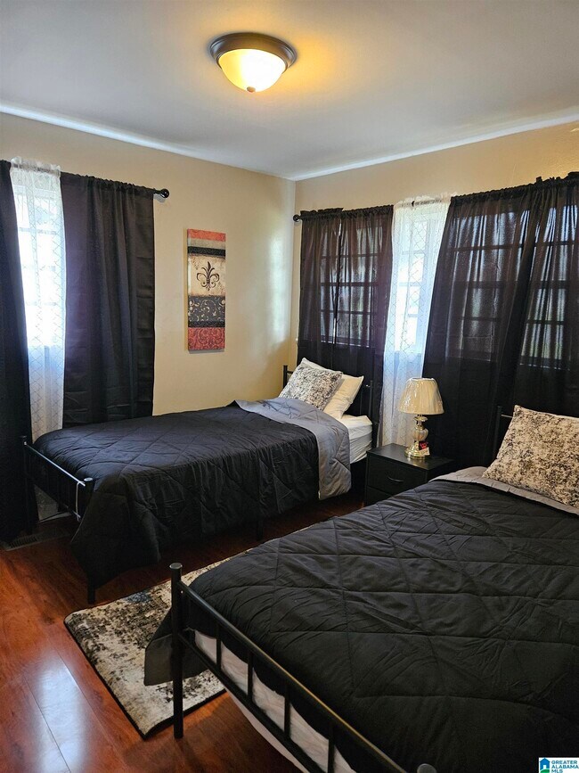 Building Photo - 128 Thomas Cir