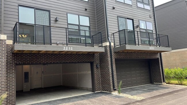Building Photo - 2232 Venture Dr