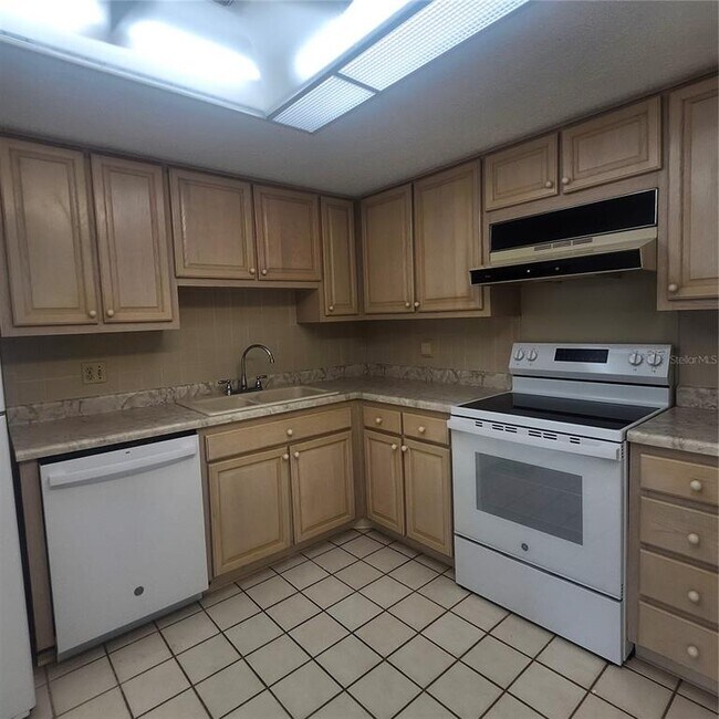 Building Photo - 675 S Gulfview Blvd