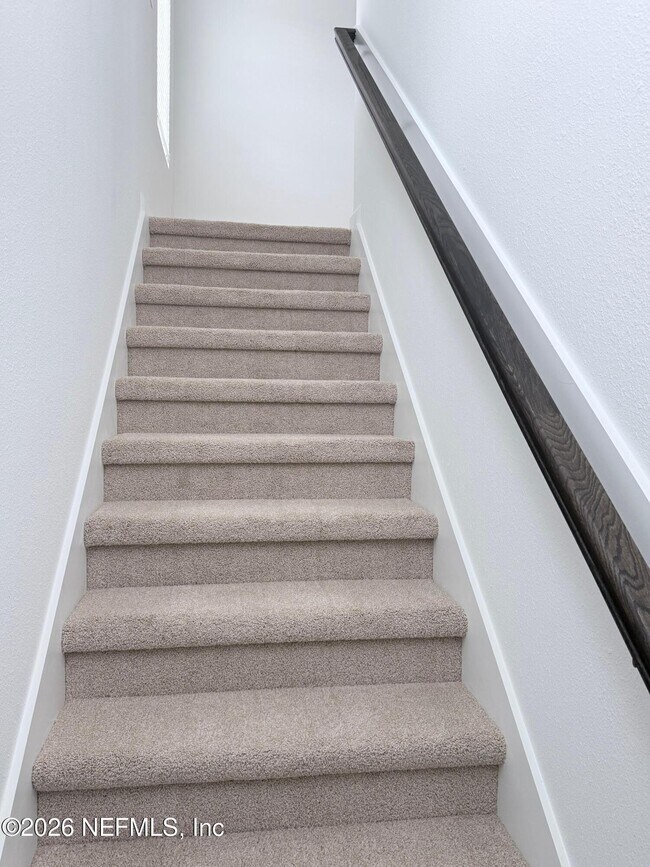 Building Photo - 523 Farmfield Dr