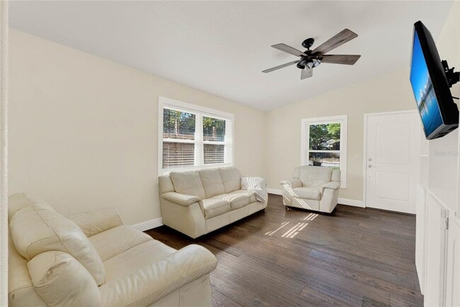 Building Photo - 1179 Seminole St