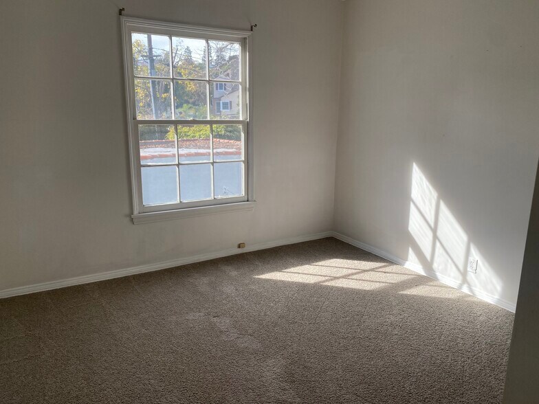 Building Photo - 1206 Beverly Green Dr