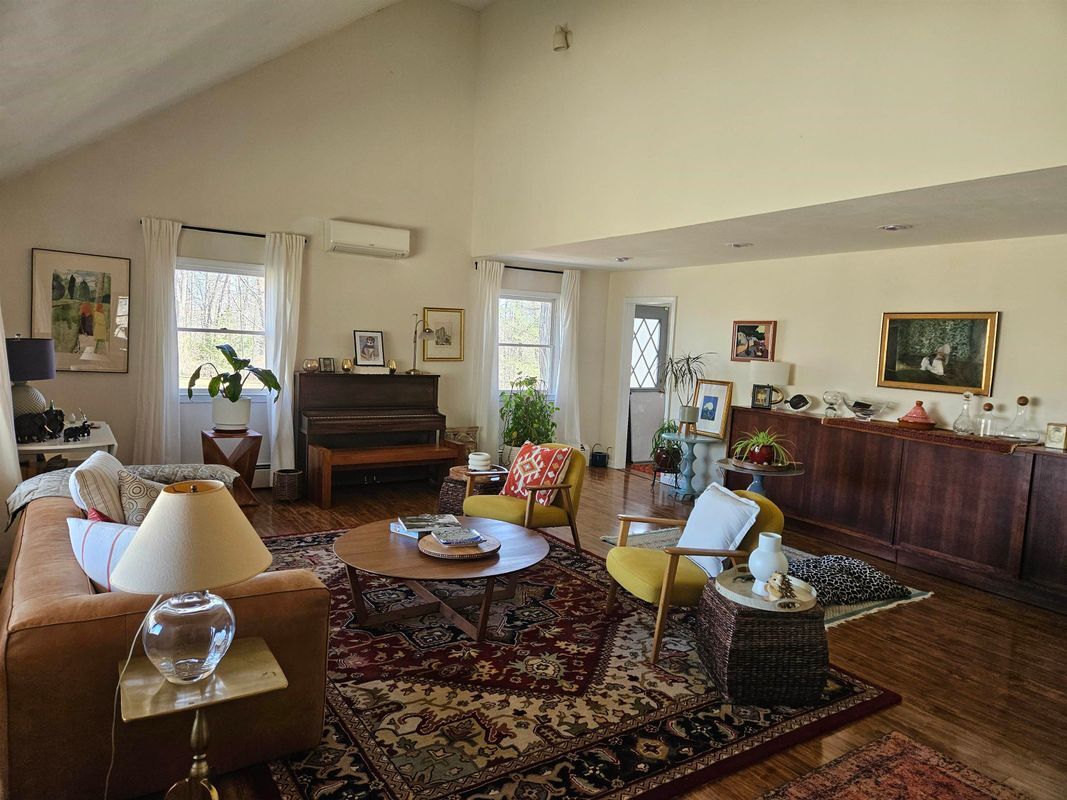 Building Photo - 13 Mitchell