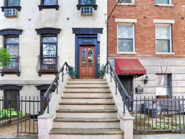 Building Photo - 137 Garden St