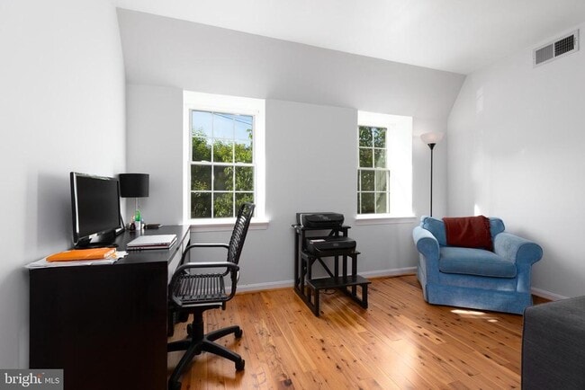 Building Photo - 1900 Key Blvd